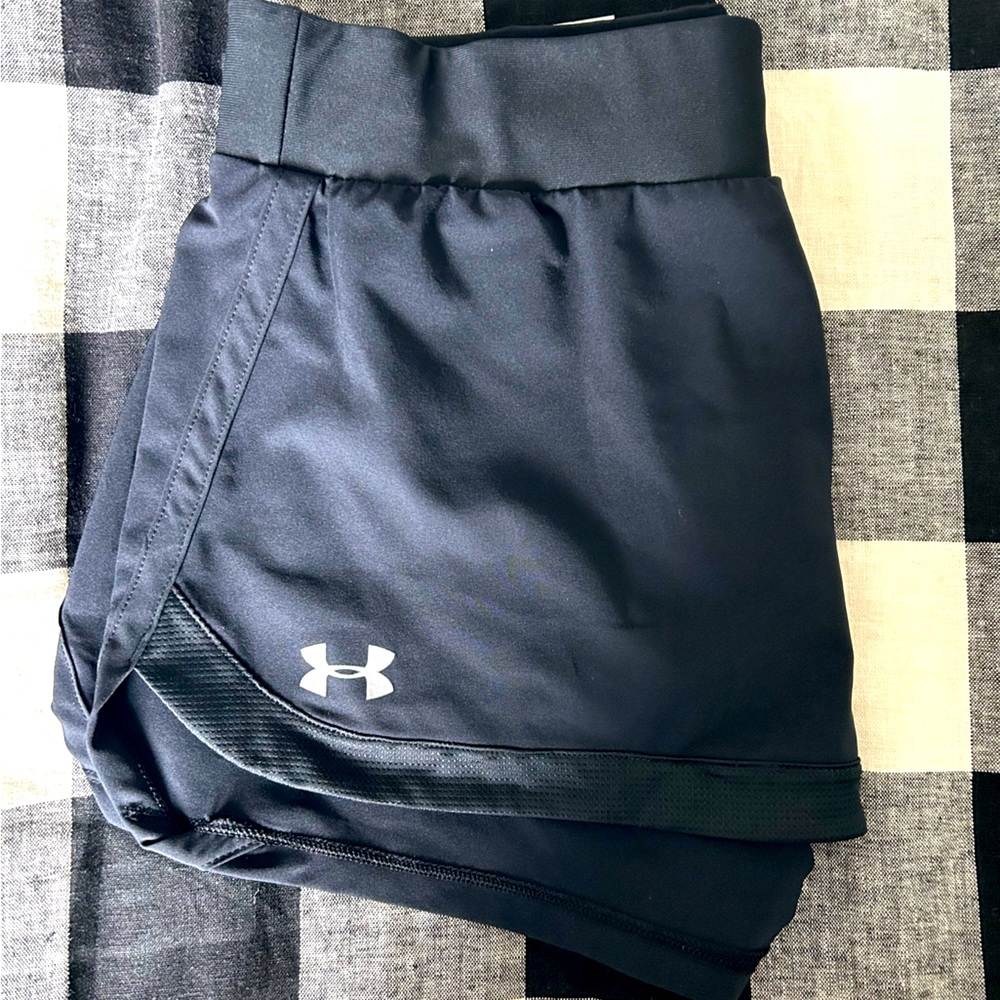 NWT Under Armour black shorts. Size medium. Black.